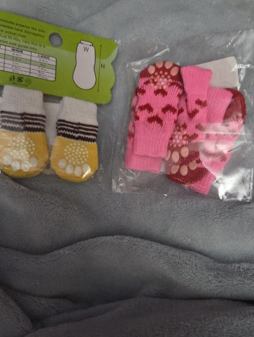 Dogs, Cats Non-Slip Pet Socks - Pink Heart, Yellow  Pattern NWOT